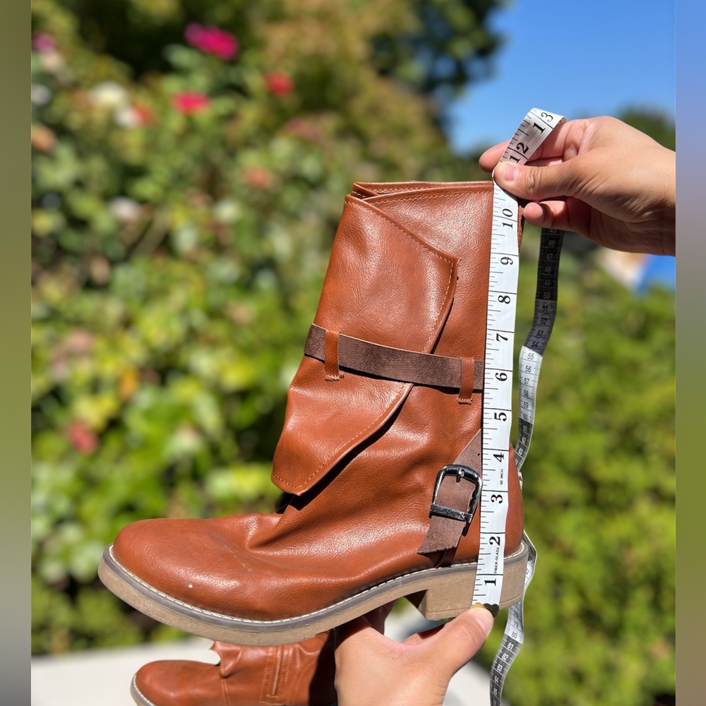 Boots - Picture 4 of 4